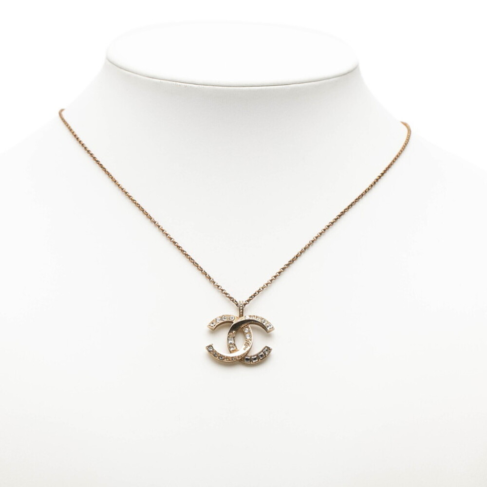 CHANEL Authentic Green Logo Necklace - Picture 7 of 7